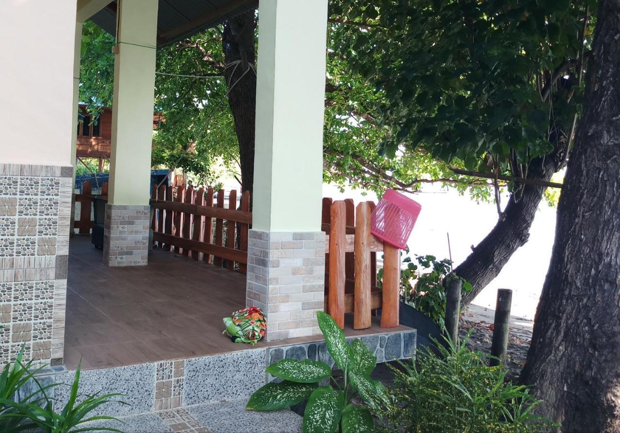 Lena House Flores Hitokalak 외부 사진