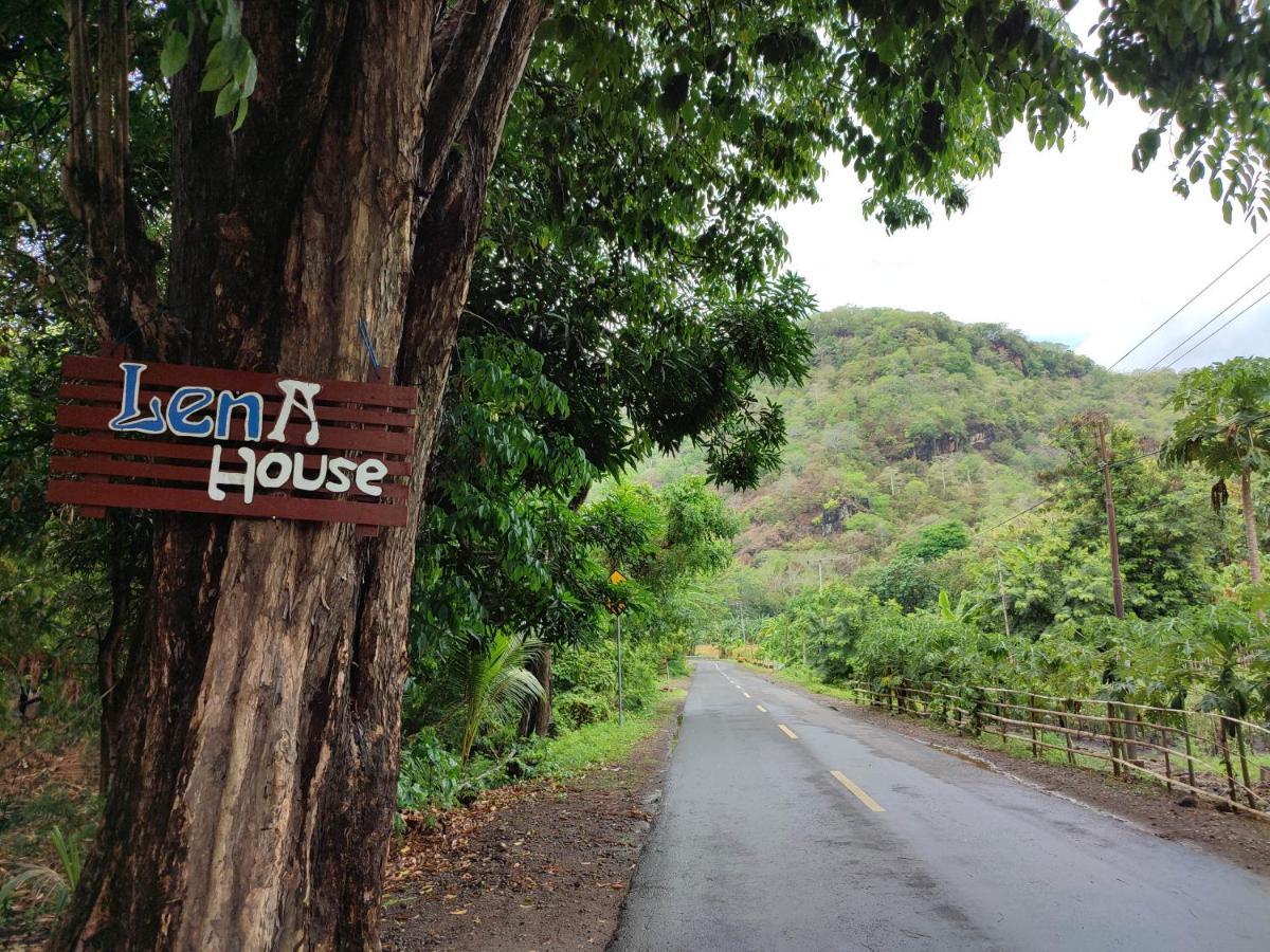 Lena House Flores Hitokalak 외부 사진